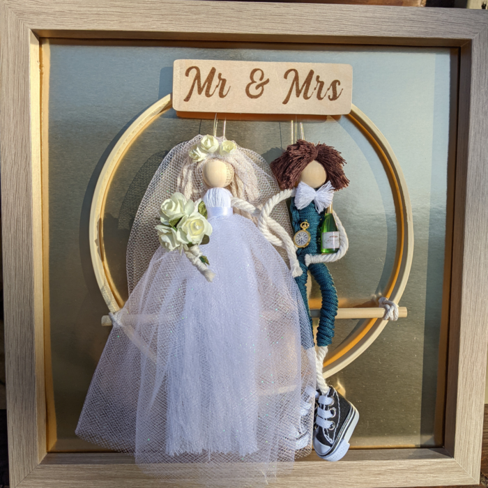 macrame wedding figurings with personalized engraving